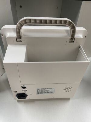 オプションのプリンターとスタンドを備えた、病院用多パラメータ患者モニター