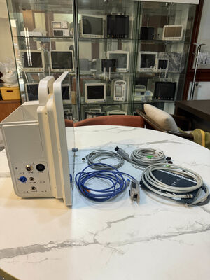 ポータブル 15 インチカラーLCDディスプレイ マルチパラメータ 患者モニター トロッリー/壁支架を搭載し 5 KG の軽量デザイン
